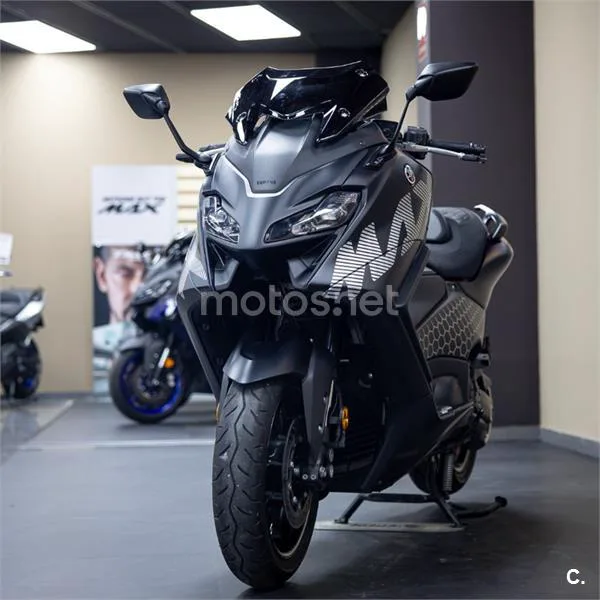 Yamaha TMAX – Vista 3