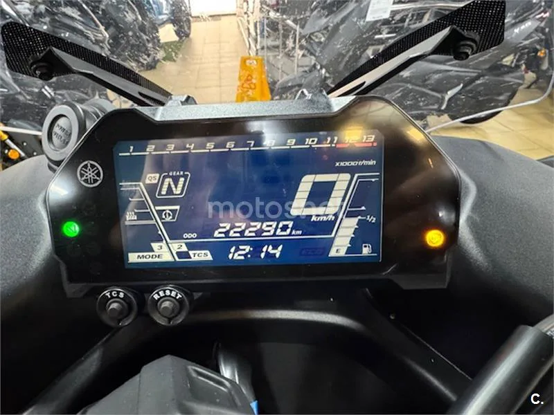 Yamaha Niken – Vista 3