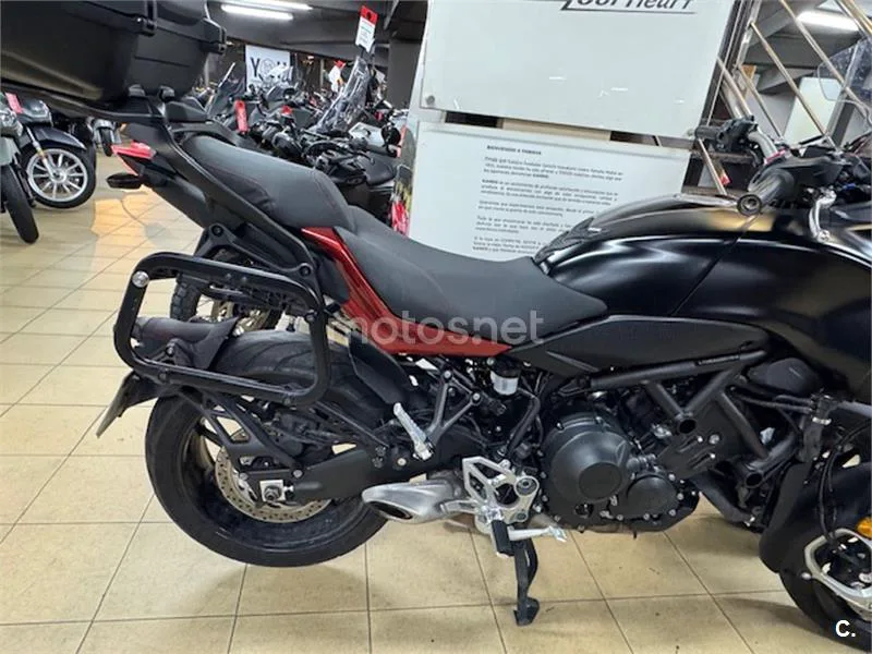 Yamaha Niken – Vista 6