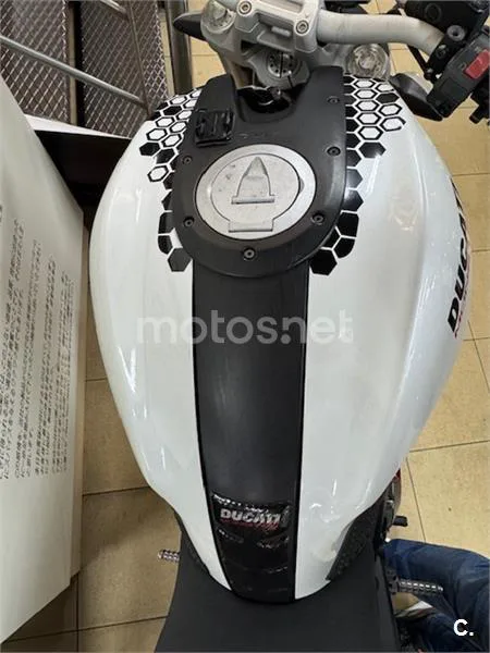 Ducati Monster 796 – Vista 4