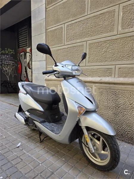 Honda SCV 110 Lead – Vista 3