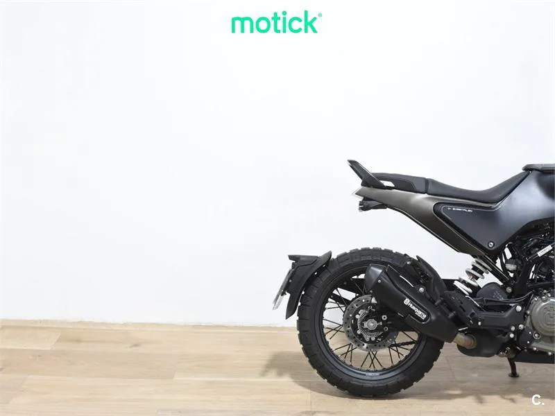 Husqvarna Svartpilen 401 – Vista 3