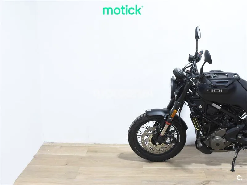 Husqvarna Svartpilen 401 – Vista 8