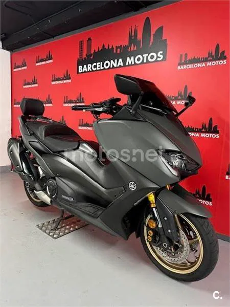 Yamaha TMAX 560 – Vista 3