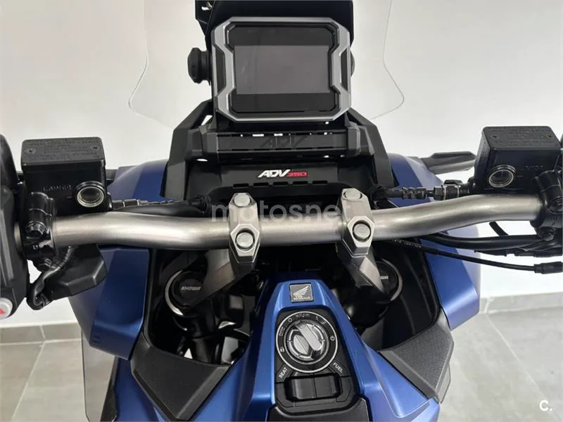 Honda ADV 350 – Vista 15