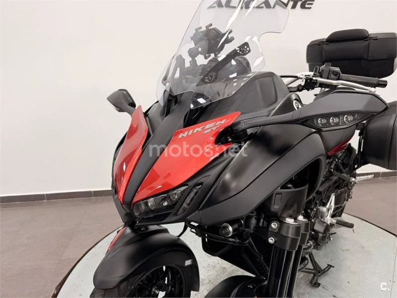 Yamaha Niken – Vista 13