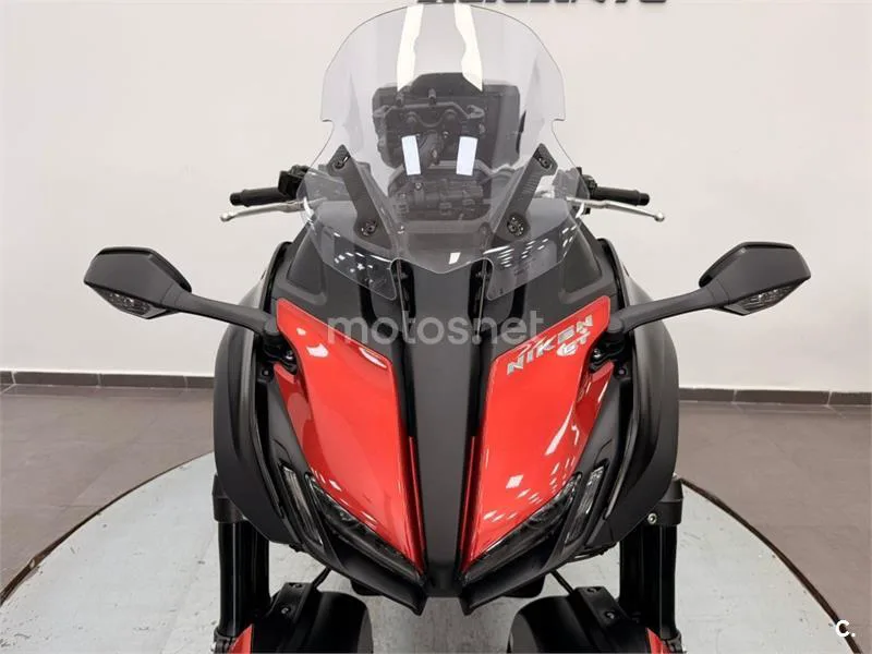 Yamaha Niken – Vista 14