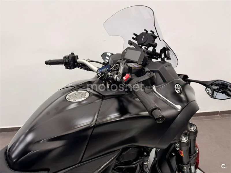 Yamaha Niken – Vista 16