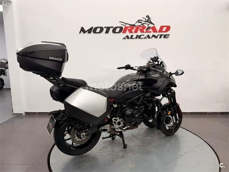 Yamaha Niken – Vista 3