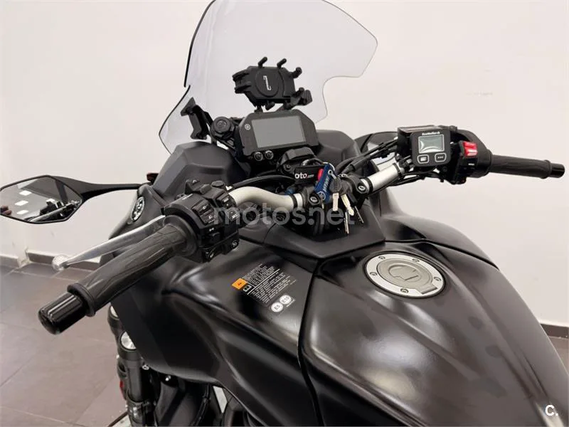 Yamaha Niken – Vista 6