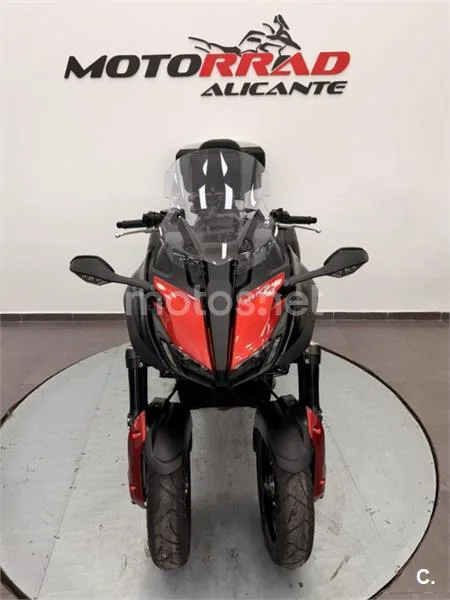 Yamaha Niken – Vista 10