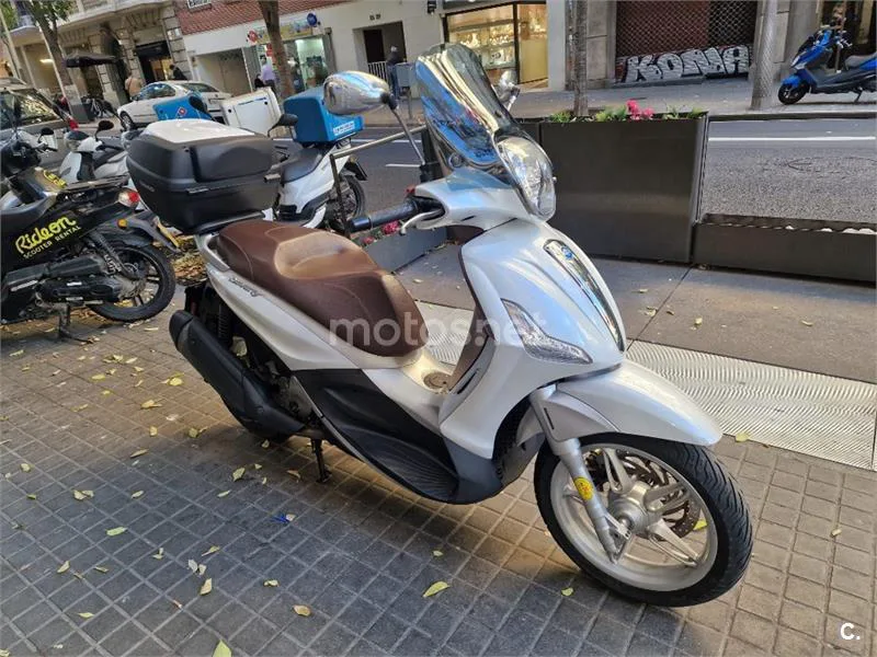 Piaggio Beverly – Vista 6