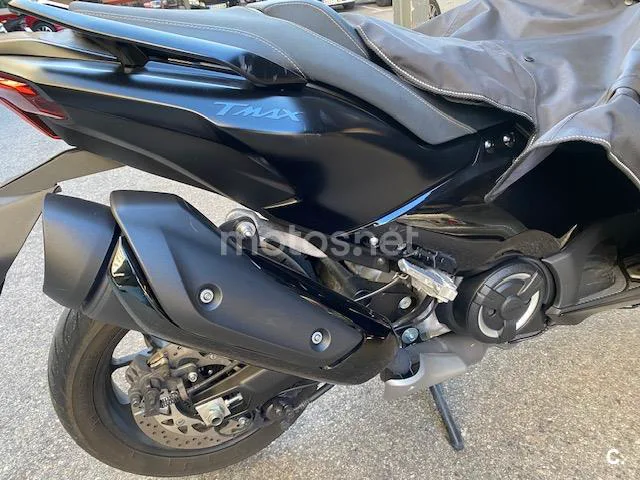 Yamaha TMAX – Vista 4