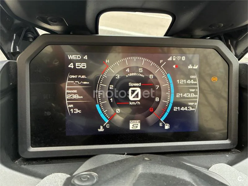 Yamaha TMAX – Vista 5
