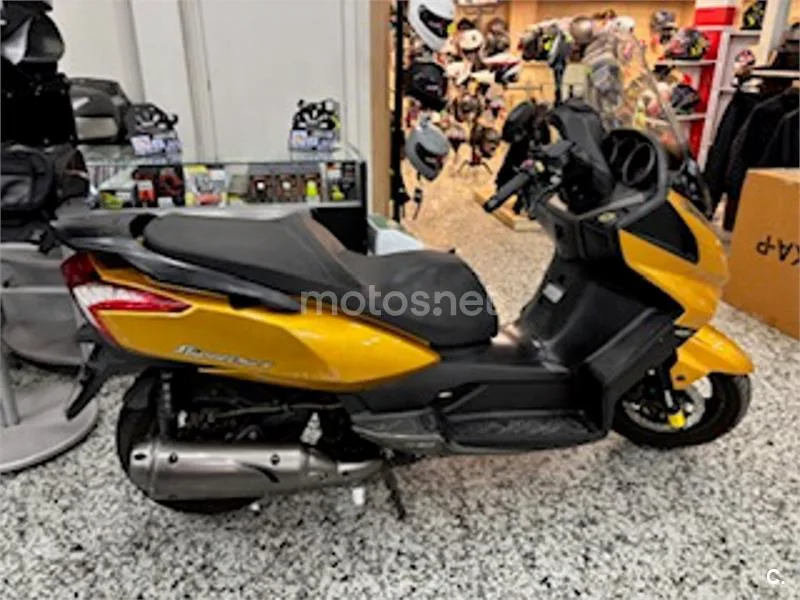 Kymco Super Dink 125 – Vista 3