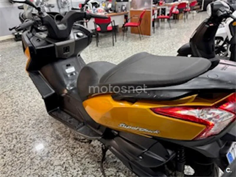 Kymco Super Dink 125 – Vista 5