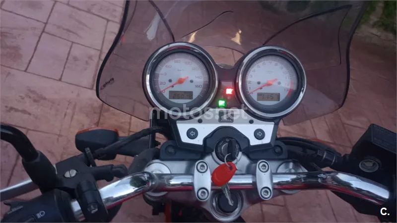 Honda VTR 250 – Vista 8