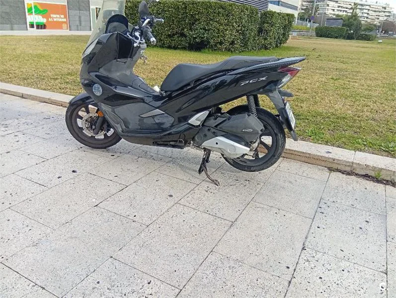 Honda PCX 125 – Vista 4
