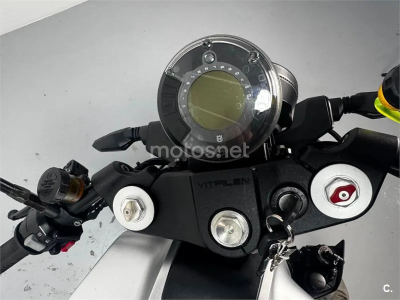 Husqvarna Vitpilen – Vista 11