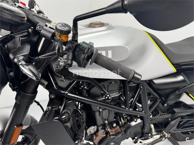 Husqvarna Vitpilen – Vista 15