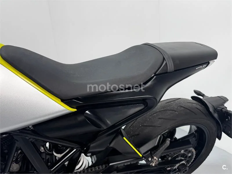 Husqvarna Vitpilen – Vista 18