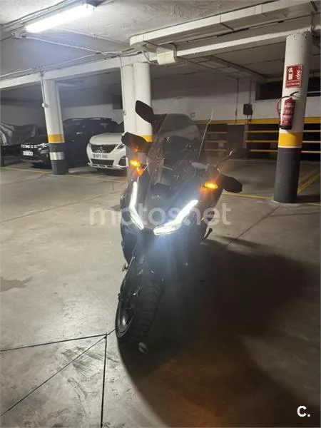 Honda ADV 350 – Vista 3