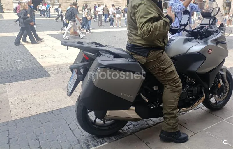 Honda NT1100 – Vista 2