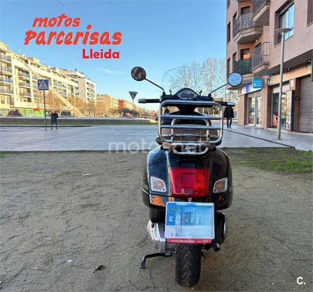 Vespa GTS Super 125 – Vista 19