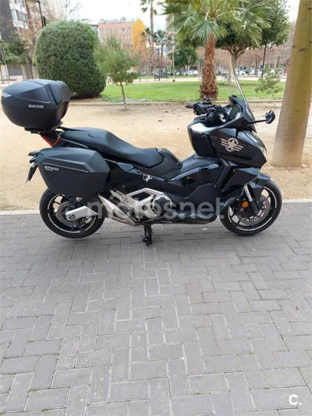 Honda Forza 750 – Vista 3