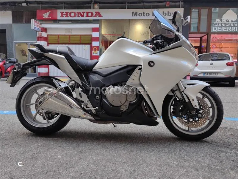 Honda VFR 1200 F – Vista 4