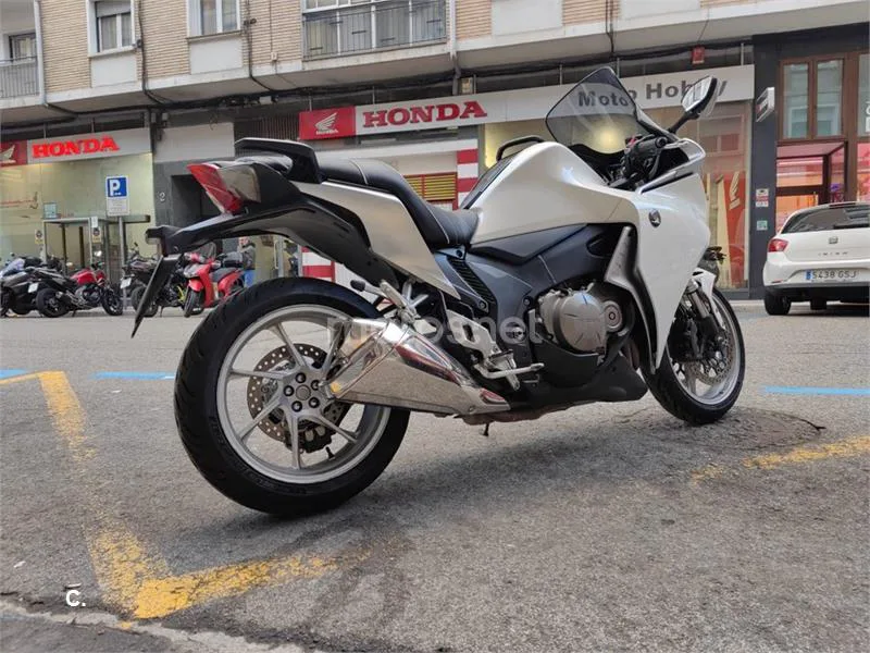 Honda VFR 1200 F – Vista 5