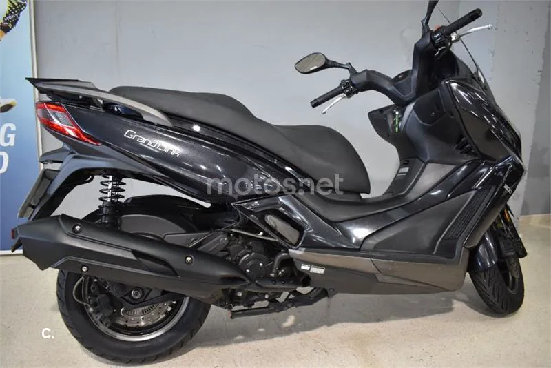 Kymco Grand Dink 300 – Vista 5