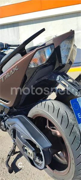 Yamaha TMAX 530 – Vista 15