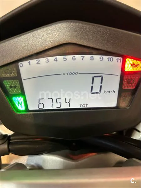 Ducati Hypermotard 1100 S – Vista 12