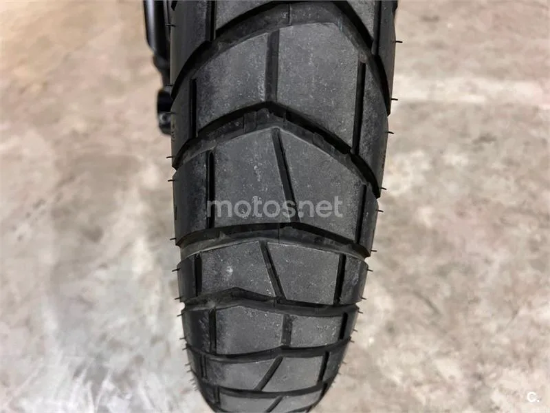Triumph Scrambler 400 X – Vista 22