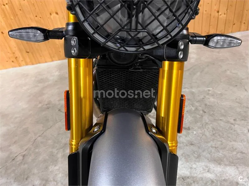 Triumph Scrambler 400 X – Vista 24