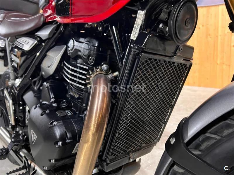 Triumph Scrambler 400 X – Vista 36