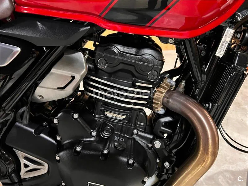 Triumph Scrambler 400 X – Vista 40