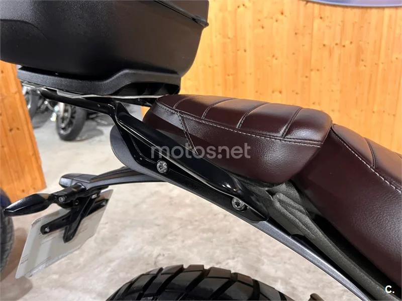 Triumph Scrambler 400 X – Vista 45