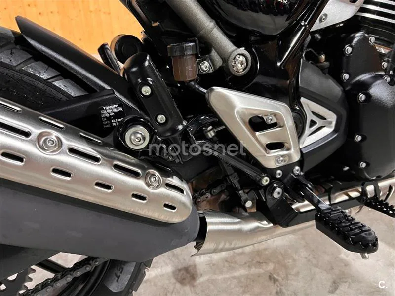 Triumph Scrambler 400 X – Vista 47