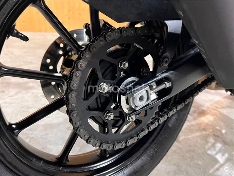 Triumph Scrambler 400 X – Vista 49