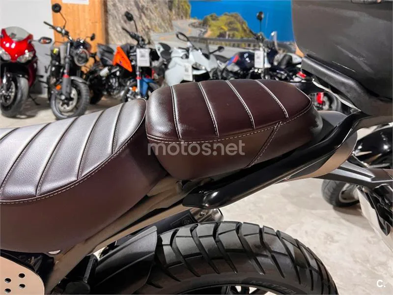 Triumph Scrambler 400 X – Vista 60