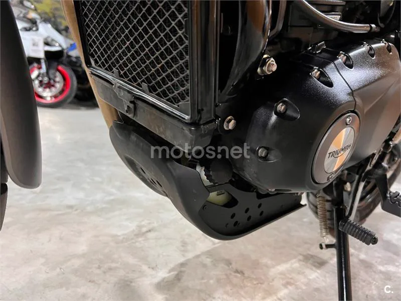 Triumph Scrambler 400 X – Vista 69
