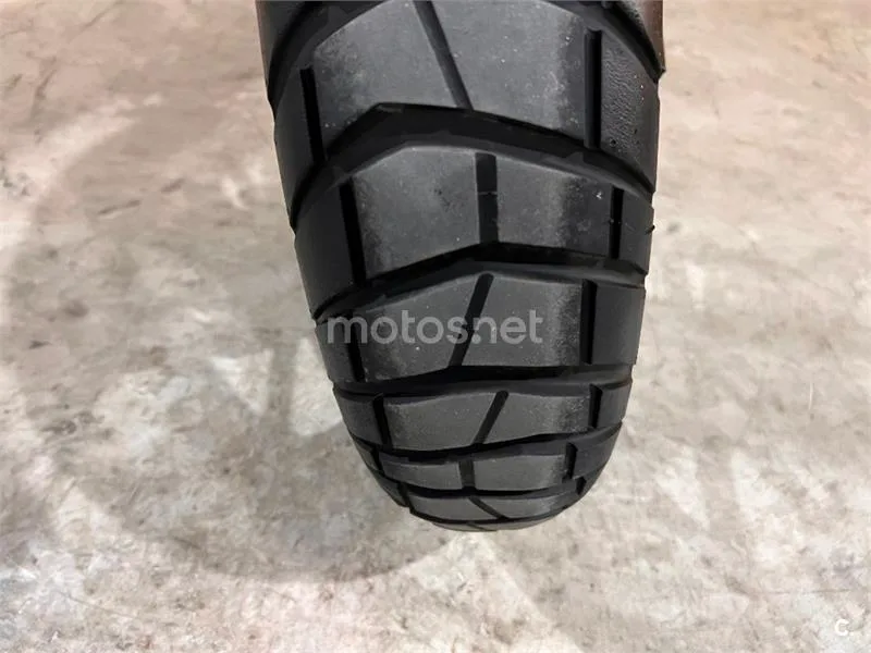 Triumph Scrambler 400 X – Vista 8