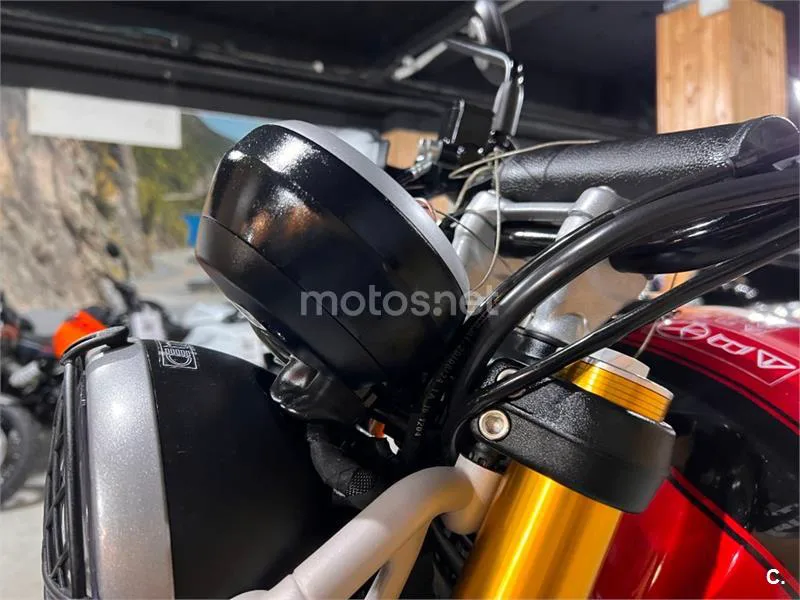 Triumph Scrambler 400 X – Vista 77