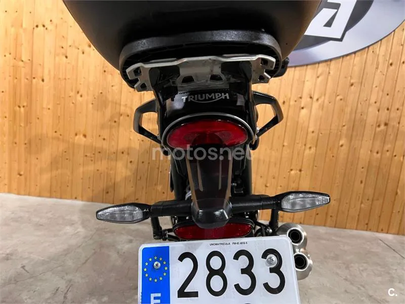 Triumph Scrambler 400 X – Vista 10