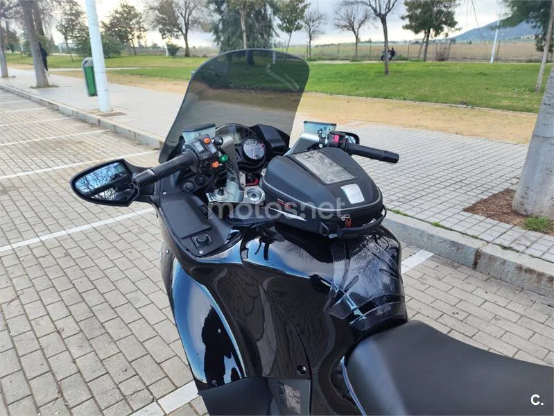 Kawasaki GTR 1400 – Vista 11