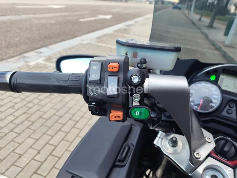 Kawasaki GTR 1400 – Vista 4