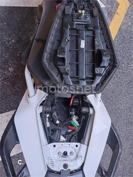 KTM 390 – Vista 12