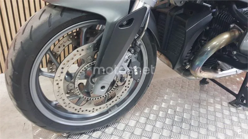 BMW R 1200 R – Vista 25
